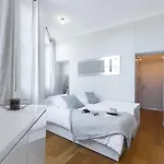 Daire Gorgeous 1 Bdr With Gardens View In The Old Town *