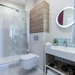 Daire Gorgeous 1 Bdr With Gardens View In The Old Town *