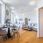 Gorgeous 1 Bdr With Gardens View In The Old Town * ニース