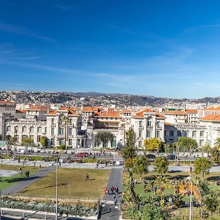 Gorgeous 1 Bdr With Gardens View In The Old Town Апартаменты Ницца
