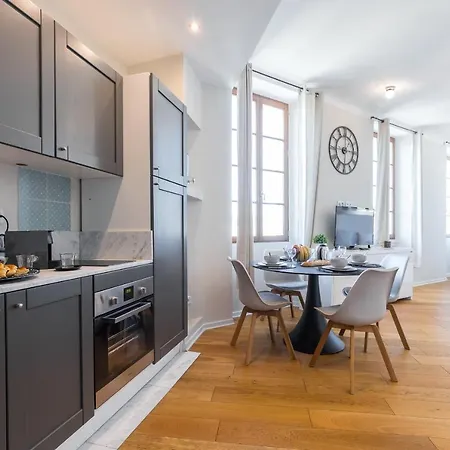 Gorgeous 1 Bdr With Gardens View In The Old Town Nizza