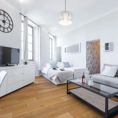 דירה Gorgeous 1 Bdr With Gardens View In The Old Town