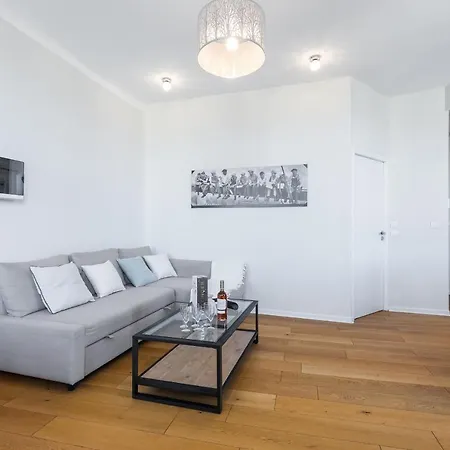 Gorgeous 1 Bdr With Gardens View In The Old Town